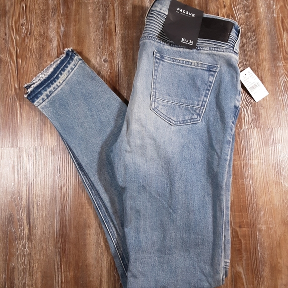NWT 70$ Pacsun Stacked Ergo Skinny Comfort Stretch Light Wash Jeans 30x32 - Picture 1 of 7